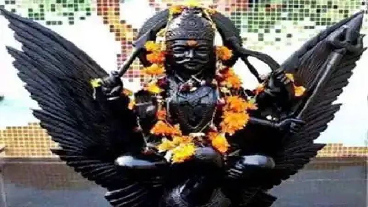 Shani Jayanti 2022: 'या' सात लोकांच्या मागे लागू शकते शनीची साडेसाती; तुम्ही त्यात आहात का?