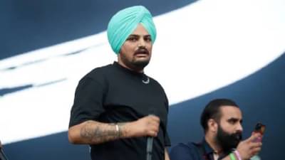 Siddhu Moosewala Murder : माझ्या मुलाच्या हत्येमागे जवळचे मित्र आणि व्हाईट कॉलर राजकारण्याचा हात, मुसेवालाच्या वडिलांचा दावा