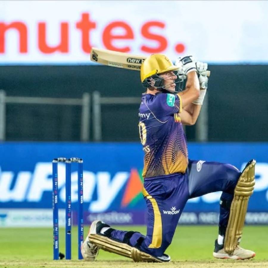 
कोलकाता नाईट रायडर्सच्या पॅट कमिन्सने या मोसमात अवघ्या 14 चेंडूत अर्धशतक झळकावून विक्रम केला. हा विक्रमही फक्त मुंबईविरुद्धच केला होता, त्याने हीच ओव्हर खेळली.