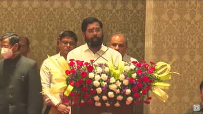 Eknath Shinde : एकनाथ शिंदे राज्याचे नवे ठाणेदार, 30 वे मुख्यमंत्री म्हणून घेतली पद आणि गोपनीयतेची शपथ