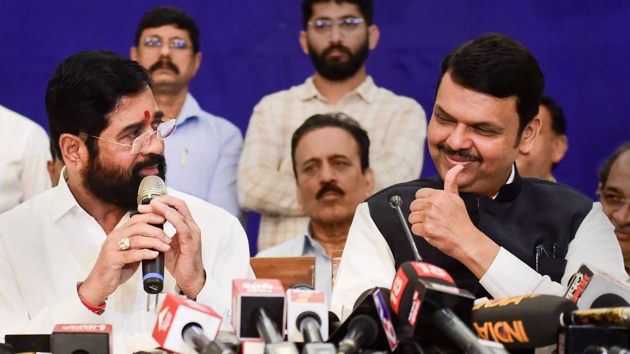 Devendra Fadnavis: चांद्यापासून बांद्यापर्यंत ,सुधीर मुनगंटीवार म्हणतात देवेंद्र फडणवीसांच मन विशाल Devendra Fadnavis: चांद्यापासून बांद्यापर्यंत ,सुधीर मुनगंटीवार म्हणतात देवेंद्र फडणवीसांच मन विशाल