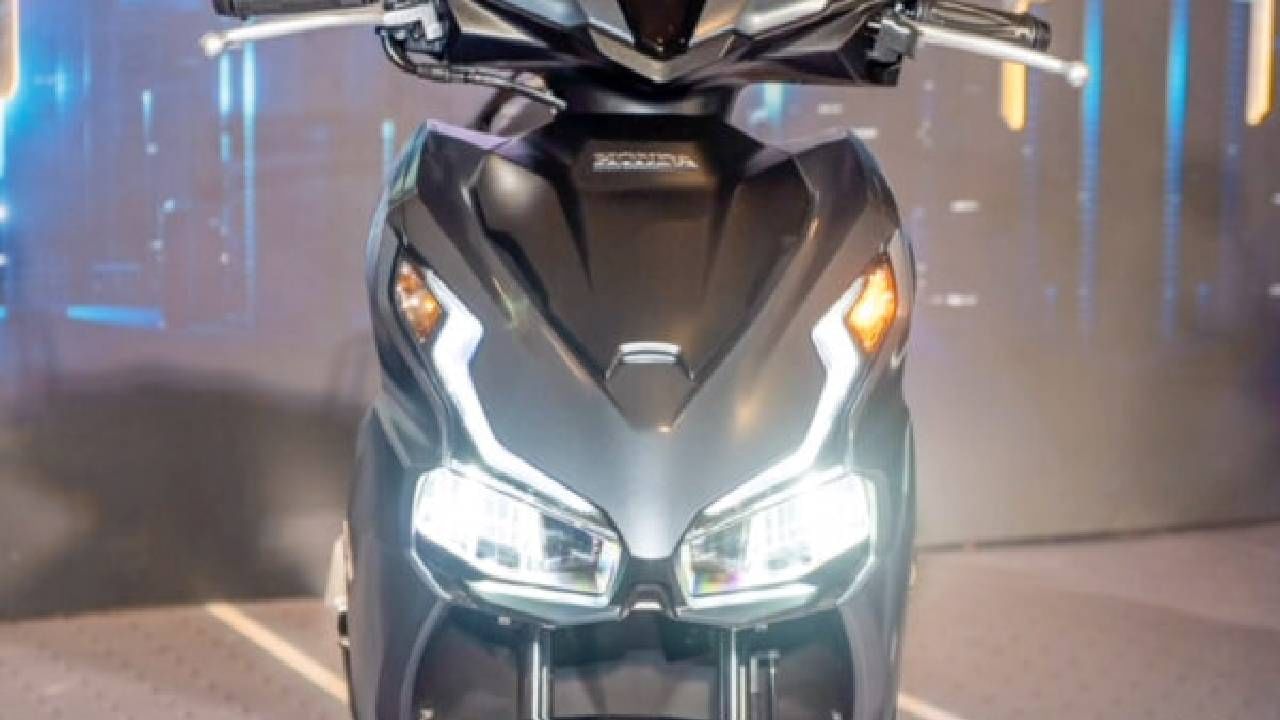 Honda : होंडाने लाँच केली नवीन स्कूटर, पॉवरफूल इंजिनसह अनेक नवीन फीचर्स Honda : होंडाने लाँच केली नवीन स्कूटर, पॉवरफूल इंजिनसह अनेक नवीन फीचर्स