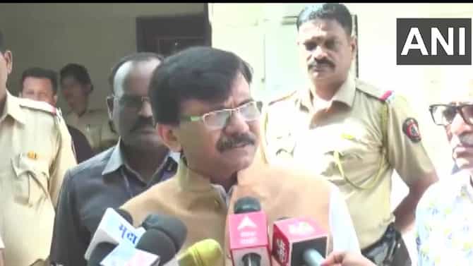 Sanjay Raut: पळपुट्यांनी आमच्याकडे दुर्बिणी लावू नये; राऊतांनी दानवेंना फटकारलं