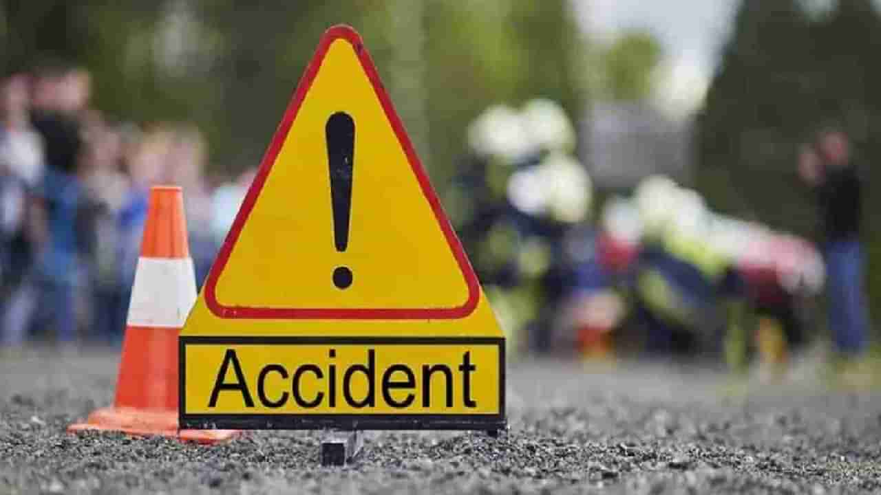 Pune accident : भरधाव दुचाकी खांबाला आदळली, हेल्मेट नसलेला दुचाकीस्वार गतप्राण; पुण्याच्या मांजरीतली दुर्दैवी घटना