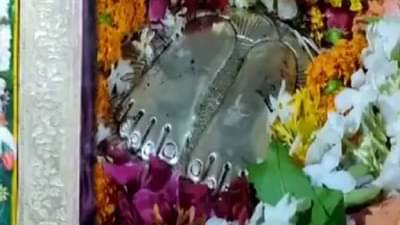 विठू नामाचा जयघोष... आदिशक्ती मुक्ताबाईंची पालखी निघाली पंढरपूरला