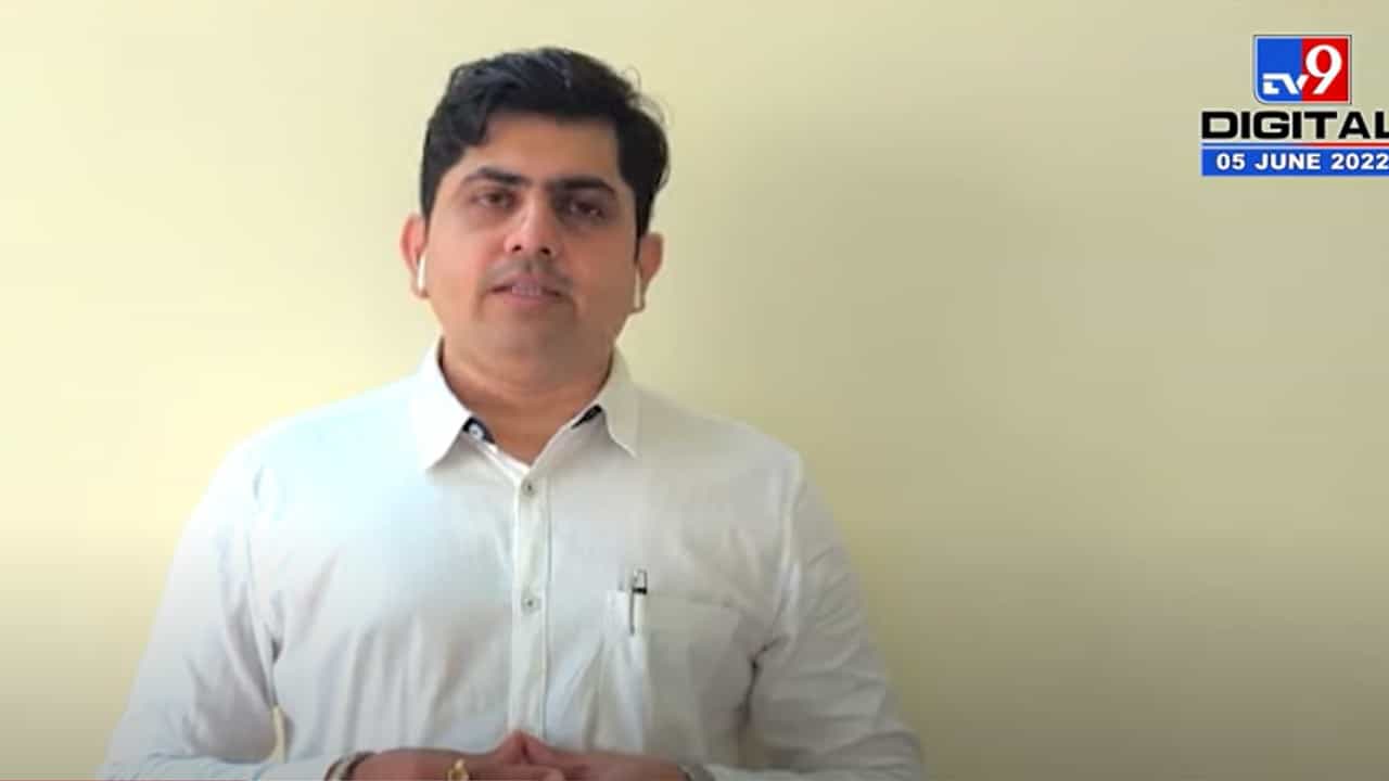 केतकी चितळे प्रकरणाचा तपास CBIकडे द्यावा, केतकीच्या वकिलांनी घेतली राज्यपालांची भेट