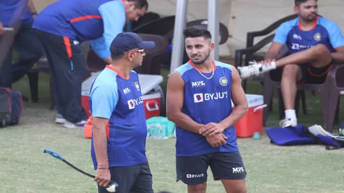 IND vs SA T 20 Series: करीयरमधली महत्त्वाची ती 20 मिनिटं, राहुल द्रविड यांनी घेतला Umran Malik चा क्लास