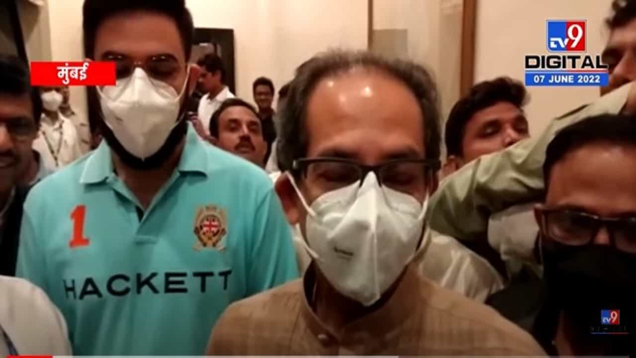 Uddhav Thackeray on MVA Meeting | मविआच्या बैठकीत नेमकं काय घडलं? काय म्हणाले उद्धव ठाकरे? Uddhav Thackeray on MVA Meeting | मविआच्या बैठकीत नेमकं काय घडलं? काय म्हणाले उद्धव ठाकरे?