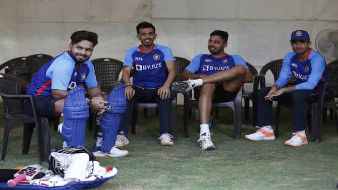 टीम इंडियाच्या प्रयोगांनी पाकिस्तान अस्वस्थ, पण त्यांना इतकी चिंता का? ते का घाबरले?