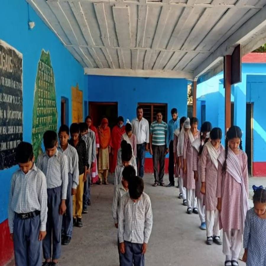 कुलगाम जिल्ह्यातील गोपालपोरा शाळेला आता दहशतवादी हल्ल्यात ठार झालेल्या शिक्षिका रजनी बाला या नावाने ओळखले जाईल. 
