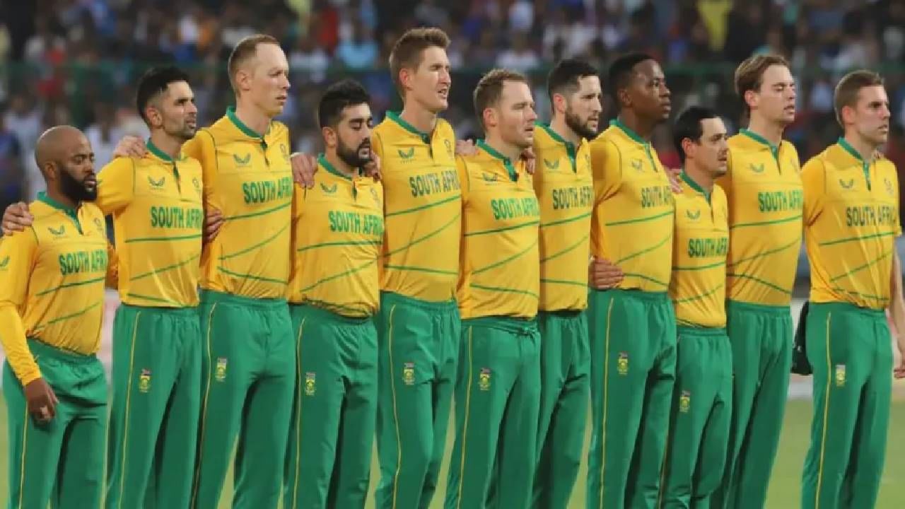 IND vs SA: टीम इंडियाआधी दक्षिण आफ्रिकेला Corona Virus ने दिला झटका, दिग्गज फलंदाजाला कोरोनाची लागण IND vs SA: टीम इंडियाआधी दक्षिण आफ्रिकेला Corona Virus ने दिला झटका, दिग्गज फलंदाजाला कोरोनाची लागण