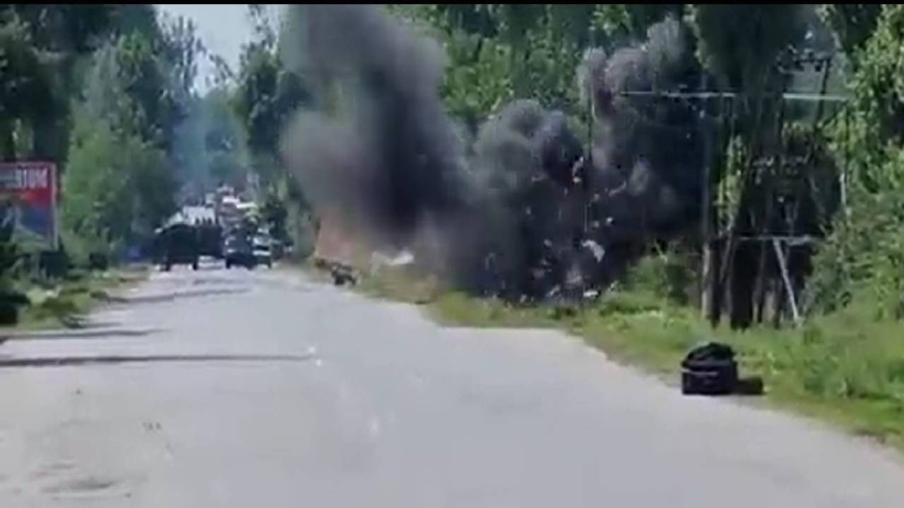IED Blast Video : उरीतील अतिरेक्यांचा घात सुरक्षा रक्षकांनी उधळला, ब्लास्ट करुन IED निकामी!
