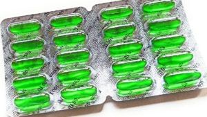 Vitamin E capsules : ‘व्हिटॅमिन ई कॅप्सूल’ वापताना तुम्हीही 'या' चुका करताय? जाणून घ्या योग्य पद्धत