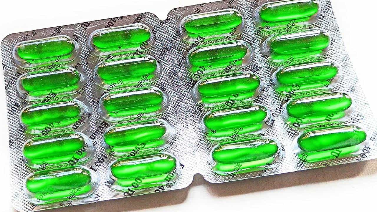 Vitamin E capsules : ‘व्हिटॅमिन ई कॅप्सूल’ वापताना तुम्हीही या चुका करताय? जाणून घ्या योग्य पद्धत