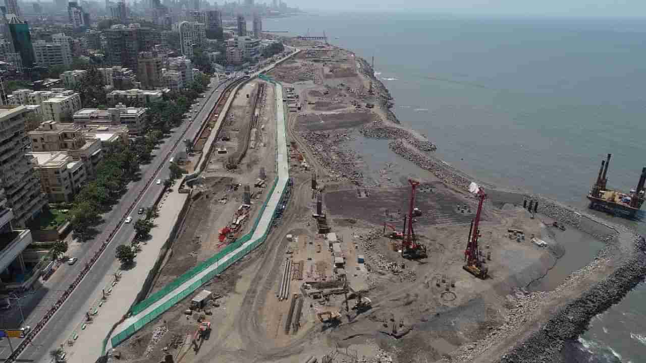 Mumbai : मुंबई कोस्टल रोडच्या संरक्षक भिंतीचे 73 टक्के काम पूर्ण, महाकाय लाटांपासून संरक्षण होणार, पावसाळ्यातही काम सुरुच