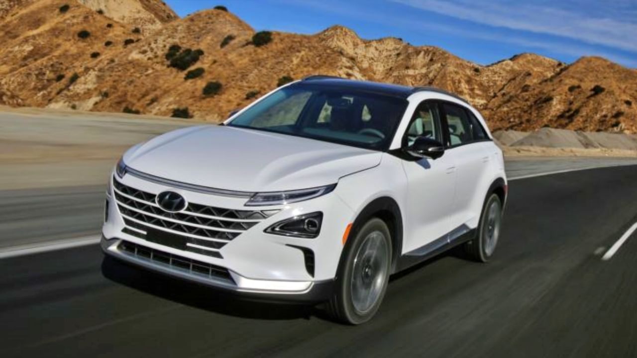 Hyundai : ह्युंदाइने लाँच केली सेल्फ ड्रायव्हिंग कार... फक्त ‘हे’ लोक करू शकतील गाडीची सफर...