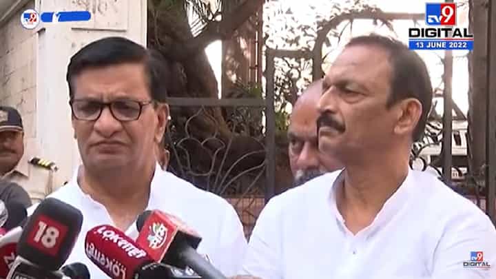 रस्त्यावर येण्याची भाषा फडणवीसांनी करू नये : भाई जगताप रस्त्यावर येण्याची भाषा फडणवीसांनी करू नये : भाई जगताप