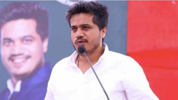 Video : ते तोडण्याचा प्रयत्न करतील, आम्ही जोडण्याचा प्रयत्न करू- रोहित पवार Video : ते तोडण्याचा प्रयत्न करतील, आम्ही जोडण्याचा प्रयत्न करू- रोहित पवार