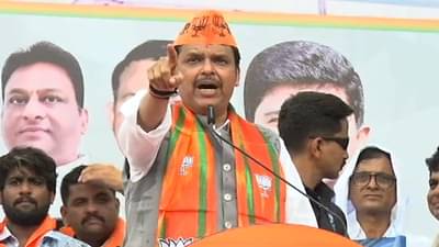 Devendra Fadnavis : मुख्यमंत्री कार चालवतात, भगवान सरकार चालवतं, जालन्यातल्या आक्रोश मोर्चातून फडणवीसांची फटकेबाजी