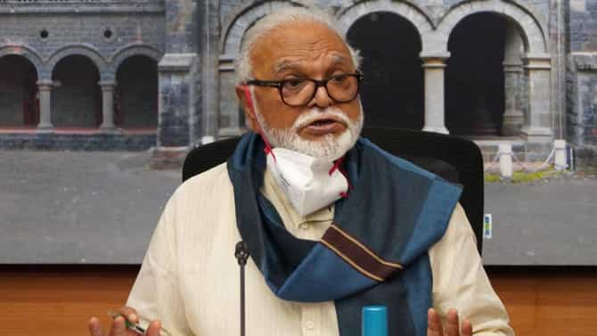 Chhagan Bhujbal : झोपडपट्टीत ओबीसी मोठ्या संख्येने मग लोकसंख्या कमी कशी?; भुजबळ मुख्यमंत्र्यांना पत्रं लिहिणार