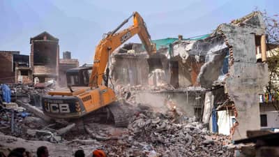 बुलडोझर कारवाईप्रकरणी सर्वोच्च न्यायलयात सुनावणी, प्रतिज्ञापत्र सादरीकरणाच्या सूचना, पुढच्या आठवड्यात पुन्हा सुनावणी