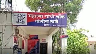 CCTV Video : नुपुर शर्माच्या समर्थनात स्टेटस ठेवल्यानं तरुणाला जमावाकडून बेदम मारहाण, सोलापुरातील धक्कादायक प्रकार