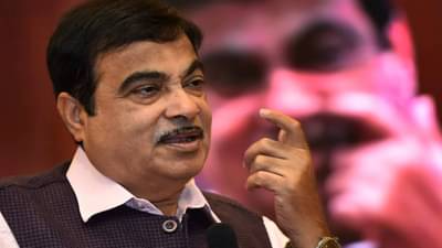 आता काय गय नाही! वाहणधारकांनो काळजी घ्या; नाहीतर तुमच्या चुकीच्या पार्कींगचा फोटो थेट गडकरींना जाईल, तर फोटो पाठवणाऱ्याला 500 रूपये