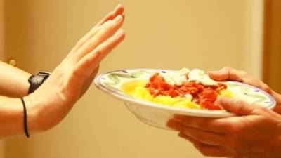 वजन कमी करण्यासाठी तुम्हीही केलयं का रात्रीचे जेवन बंद? असे केल्याने होते आरोग्याचे नुकसान; जाणून घ्या, रात्री जेवन न करण्याचे तोटे!