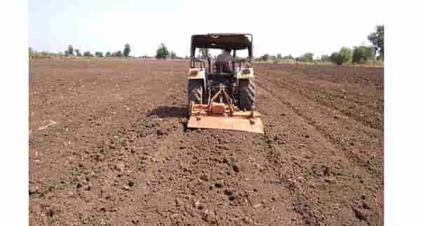 Agricultural : पेरणीच्या दिवसांमध्ये मशागतीची कामे, लांबलेल्या पावसाचा नेमका शेती व्यवसायावर परिणाम काय ?