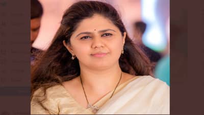 ताई आता हा चेहरा शिवसेनेतच शोभून दिसेल, पंकजा मुंडेंनी प्रोफाईल फोटो बदलला, कार्यकर्त्यांच्या भन्नाट कमेंट, डावलण्यावर मात्र मौन कायम!