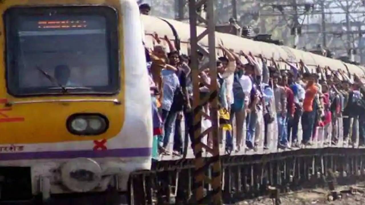 Railway Police : फास्ट लोकलमधून पडल्याने तरुणाचा मृत्यू, डोके रेल्वे ट्रॅकच्या खांबावर आदळले