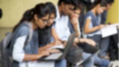 Solapur Suicide : कमी गुणांच्या भीतीनं 10वी निकालाच्या आधीच अमृताची आत्महत्या! मिळवले 81%, माढामध्ये हळहळ