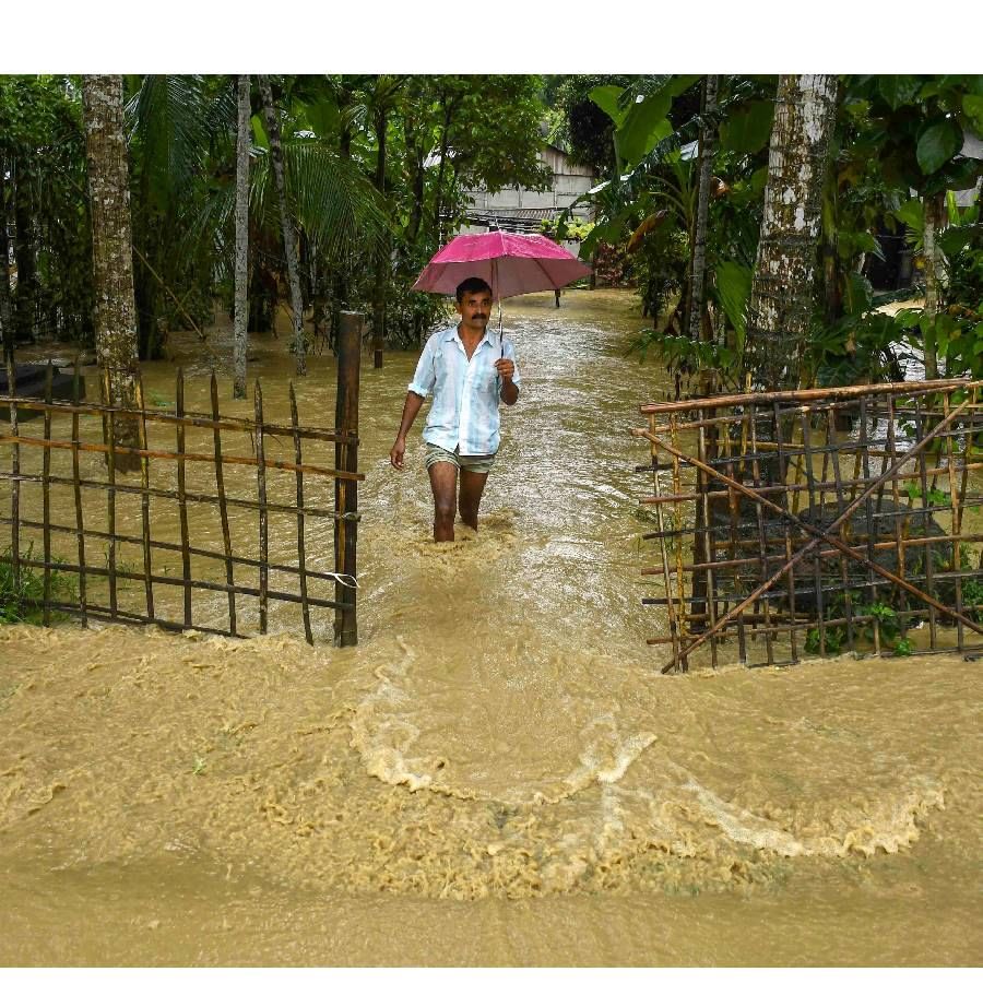 या नैसर्गिक आपत्तीमुळे जनतेला होत असलेल्या त्रासाबद्दल त्यांनी चिंता व्यक्त केली असून,  पंतप्रधानांनी राज्याला सर्वतोपरी मदत करण्याचे आश्वासन दिले.असेही  हिमंता बिस्वा सरमा म्हणाले. 
