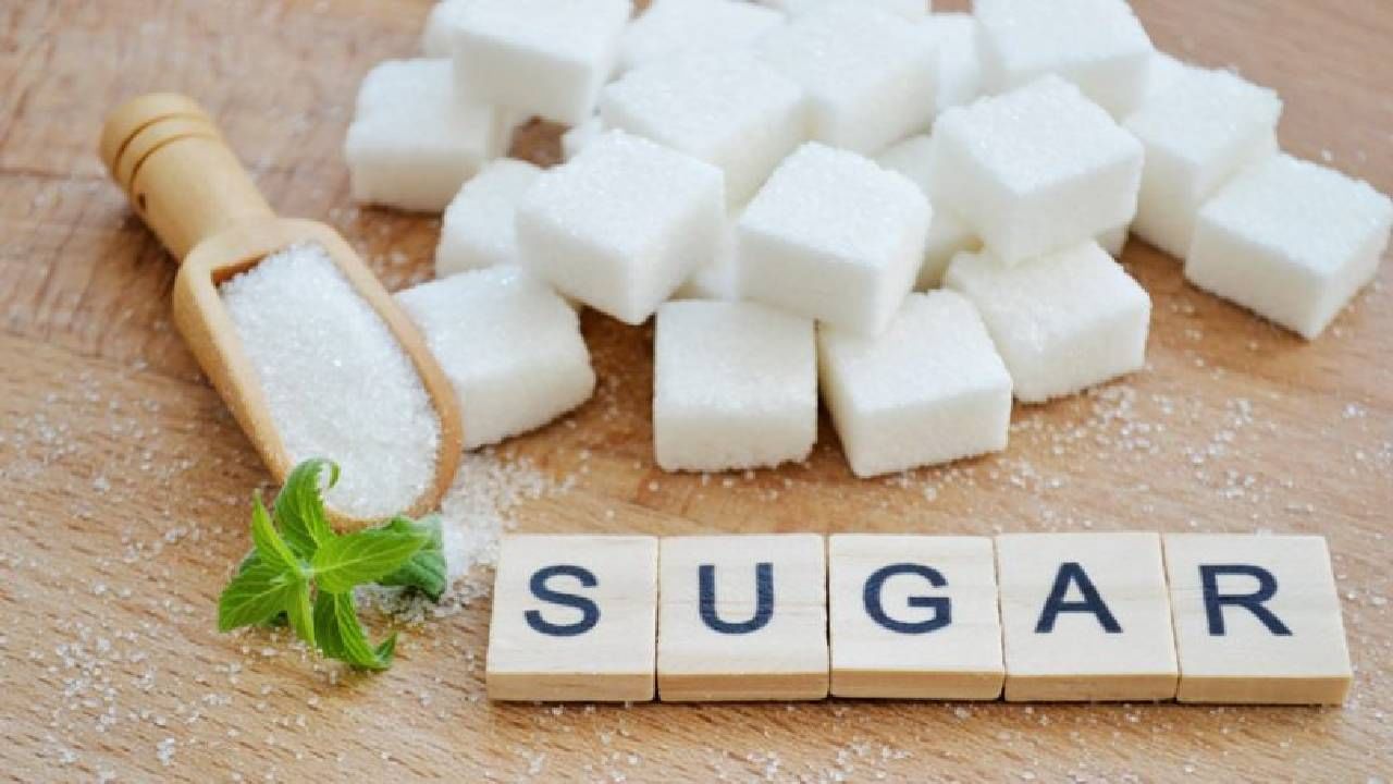 Side effects of sugar : ‘रिफाइंड साखरे’चे शरीरावर होतात वाईट परिणाम; ‘ही’ लक्षणे दिसत असल्यास वेळीच व्हा सावध!
