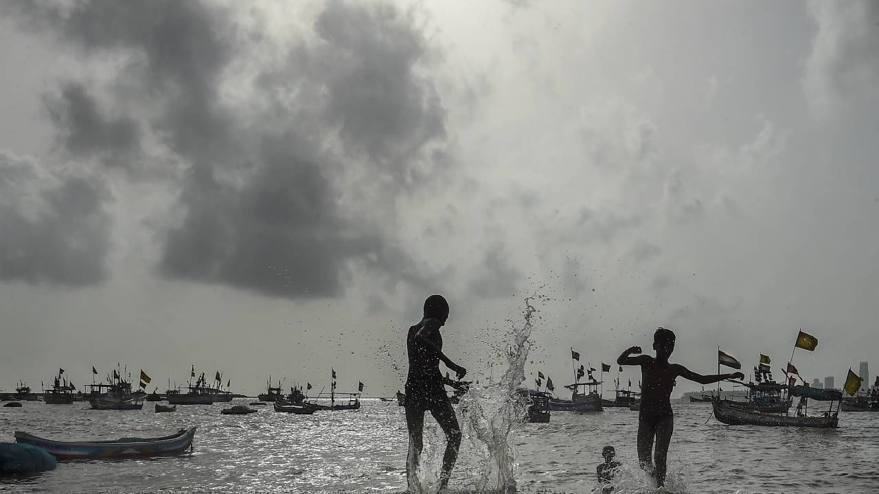 Rain: मुसळधार पावसाचा अंदाज! पहा कुठे तुरळक आणि कुठे होणार मेघगर्जना