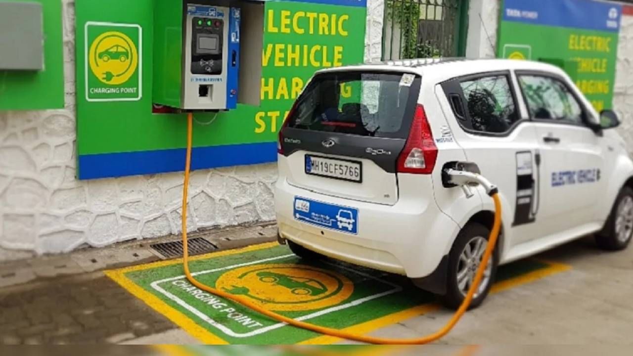 ELECTRIC CAR: बजेट इलेक्ट्रिक कार हवीय? किंमत ते चार्जिंग स्पीड; टॉप-5 ईव्ही एका क्लिकवर