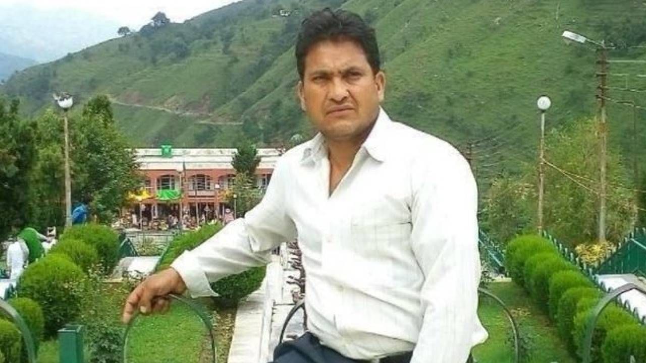 काश्मीरमध्ये पोलीस सब इन्सपेक्टरचा गोळ्यांनी चाळणी केलेला मृतदेह सापडला, शेतीत काम करत असताना दहशतवाद्यांनी केले लक्ष्य