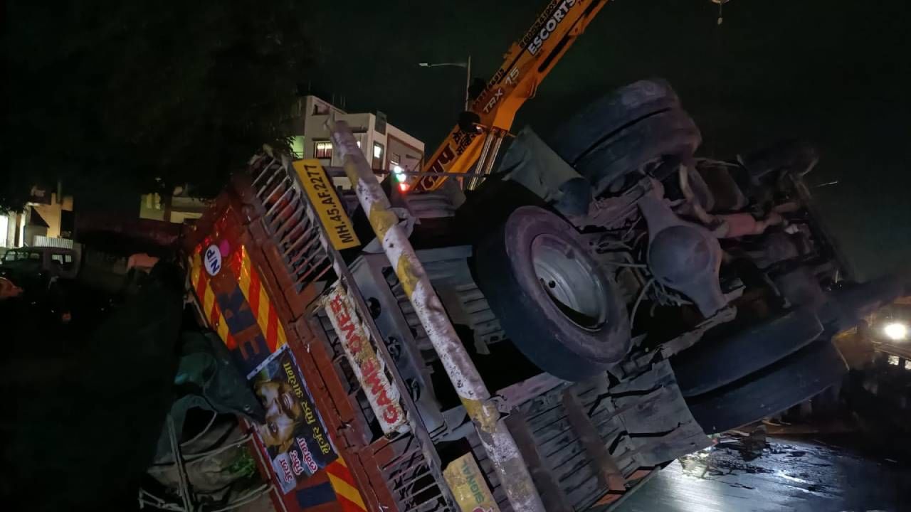 Satara Accident : वारकऱ्यांच्या गाडीला अपघात! 30 वारकरी जखमी, एकाचा मृत्यू, शिरवळजवळ ट्रकची वारकऱ्यांच्या वाहनाला जोरदार धडक