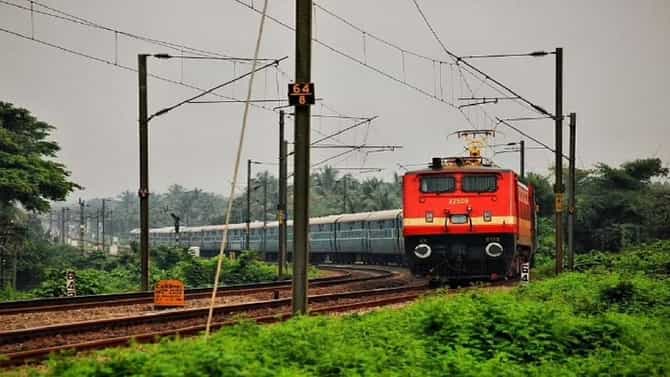 कोकण रेल्वेचे 100 टक्के विद्युतीकरण पूर्ण, पंतप्रधान नरेंद्र मोदींच्या हस्ते होणार लोकार्पण, या दहा गाड्या विजेवर धावणार!