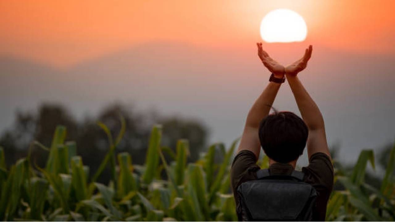उद्याचा दिवस सव्वातेरा तासांचा; जाणून घ्या नेमके कारण उद्याचा दिवस सव्वातेरा तासांचा; जाणून घ्या नेमके कारण