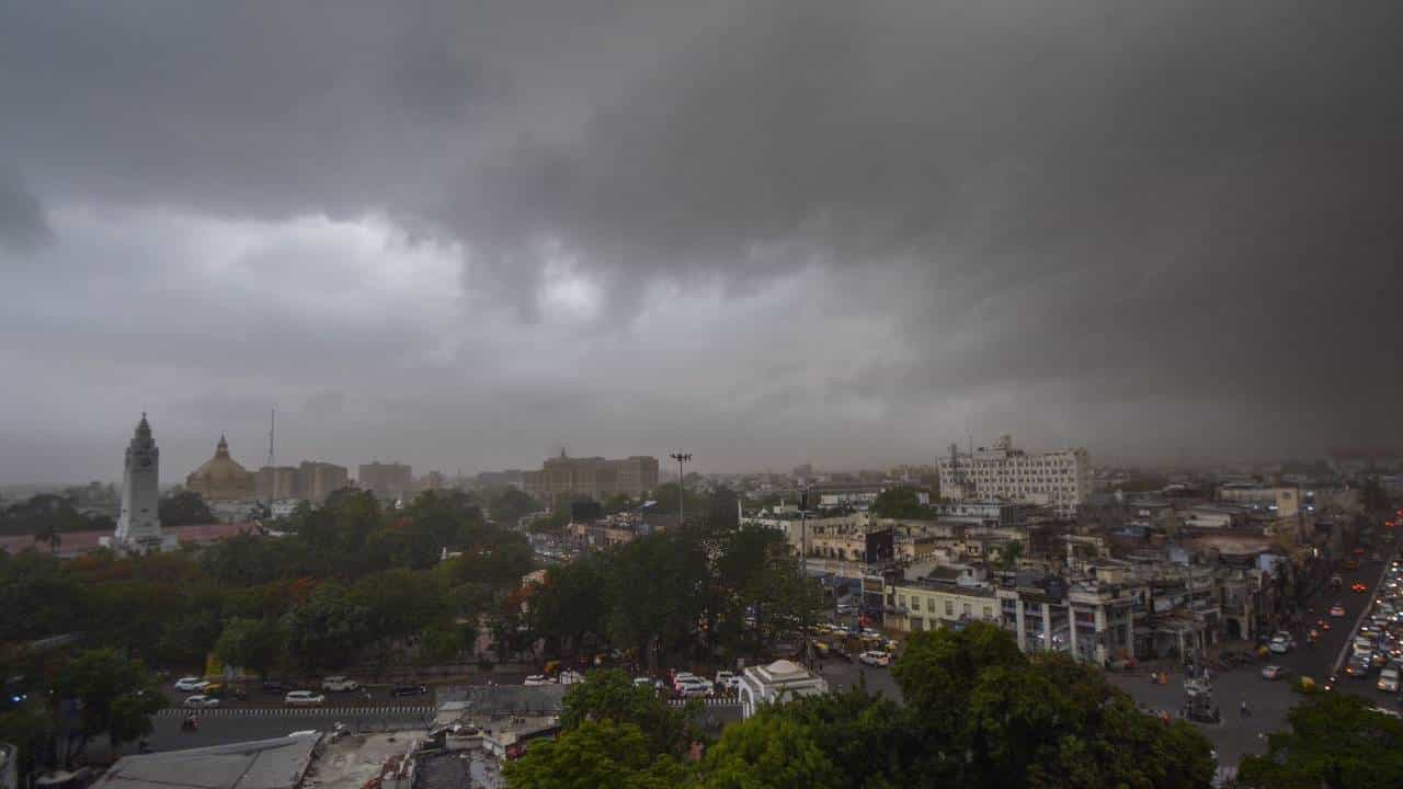 Monsoon : राज्यात मान्सूनचा लहरीपणा कायम, हवामान खात्याच्या यलो अलर्टनंतर काय स्थिती?