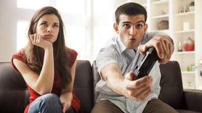 या दोन राशींच्या लोकांनी कधीच एकमेकांसोबत करू नये लग्न; का ते जाणून घ्या!