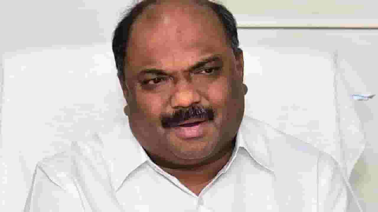 अध्यक्षांच्या अधिकारांवर कोर्टाकडून बंदी - अनिल परब अध्यक्षांच्या अधिकारांवर कोर्टाकडून बंदी - अनिल परब