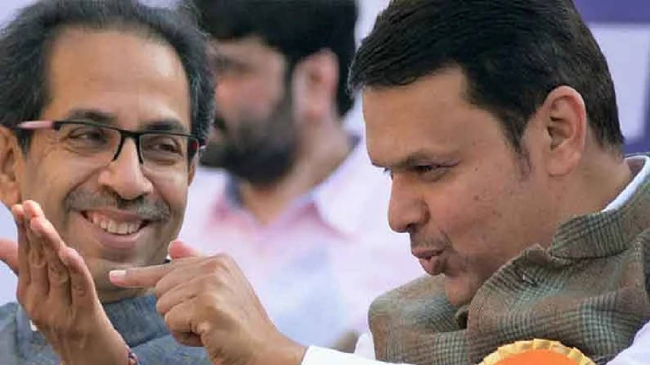 Devendra Fadnavis : फडणवीस मित्र पक्षांची बैठक घेणार, सत्ता स्थापनेचा प्लॅन? की मविआ पाडण्याचा डाव?