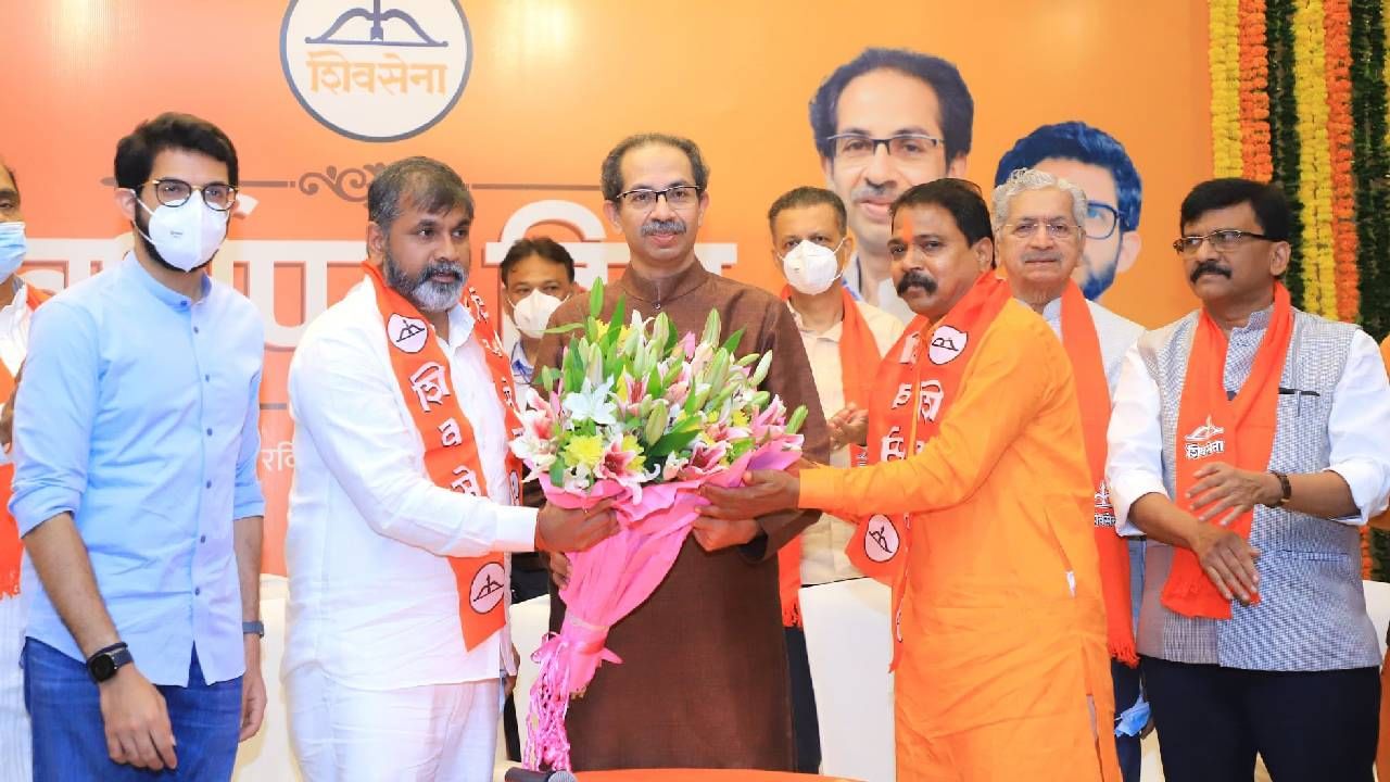 Vidhan Parishad Election Result 2022 : उद्धव ठाकरेंनी बोलावली शिवसेना आमदारांची बैठक; सेना उमेदवारांच्या विजयाचा जल्लोष की फुटलेल्या मतांबाबत चिंतन? Vidhan Parishad Election Result 2022 : उद्धव ठाकरेंनी बोलावली शिवसेना आमदारांची बैठक; सेना उमेदवारांच्या विजयाचा जल्लोष की फुटलेल्या मतांबाबत चिंतन?