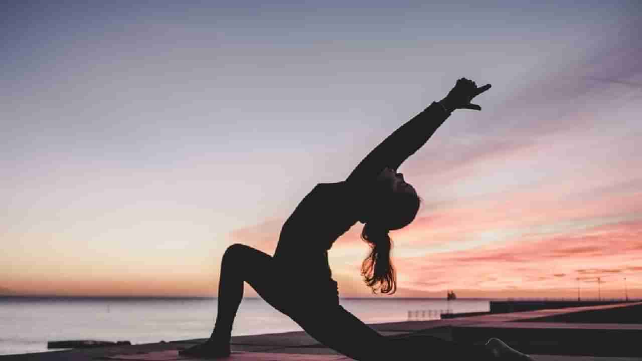 International Yoga Day 2022 | त्वचा सुंदर आणि निरोगी ठेवण्यासाठी ही योगासने नक्की करा!