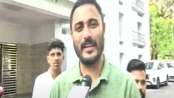 Eknath Shinde : आनंद दिघे साहेबांनी म्हटलं आहे गद्दारांना माफी नाही, देवेंद्र भुयारांनी राऊतांच्या जखमेवर मीठ चोळलं