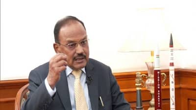 स्वार्थ साधण्यासाठी अग्निवीर योजनेला विरोध, देशात जाळपोळ; अजित डोवाल यांचे देशातील आंदोलनावर प्रतिक्रिया; योजना समजून घ्या