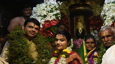 यंदाची आषाढी एकादशी पूजा देवेंद्र फडणवीसच करणार; जयकुमार गोरे यांचे भाकीत; सरकारवर परिणाम होणार नाही संजय राऊतांचा विश्वास