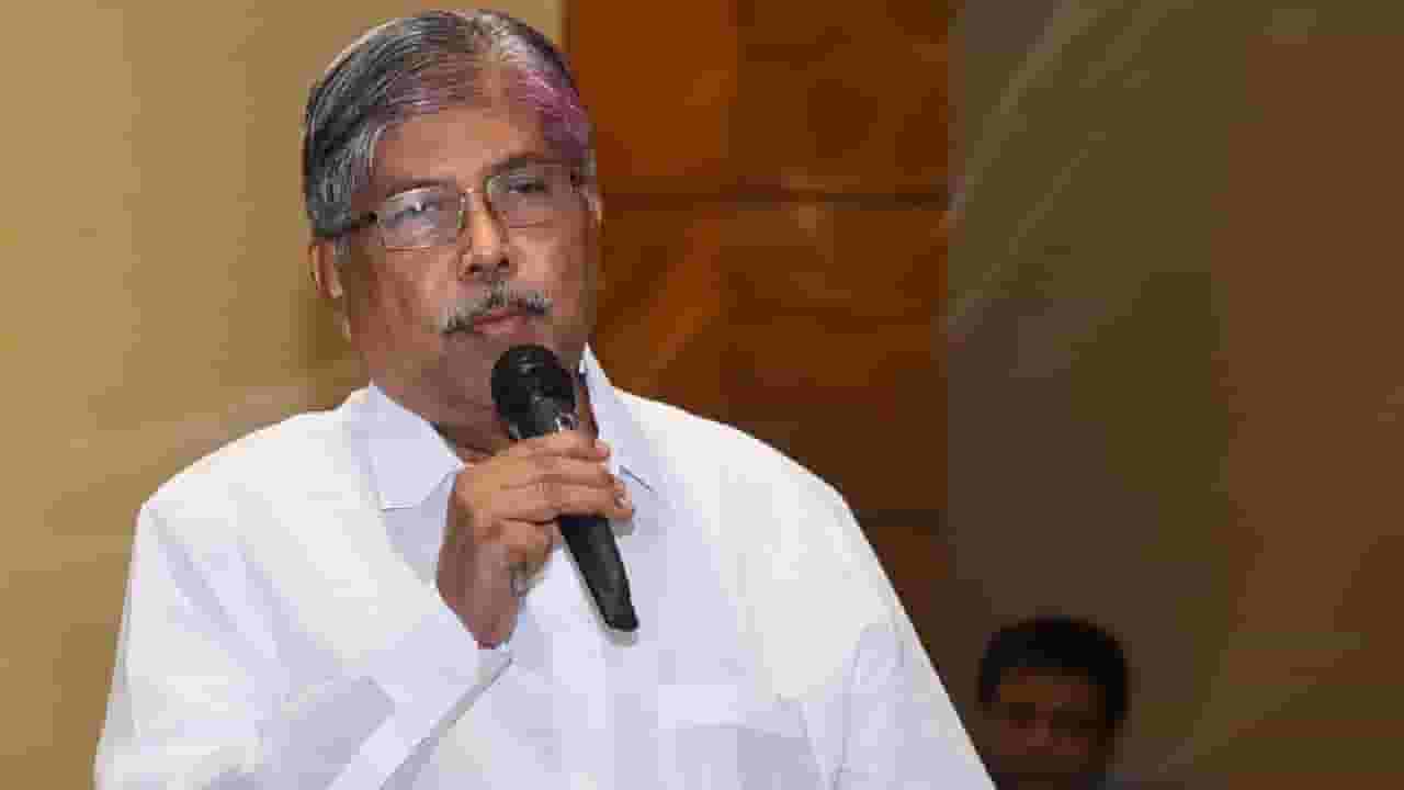 Video : देवेंद्र फडणवीस दिल्लीला का गेले? चंद्रकांत पाटील म्हणाले...